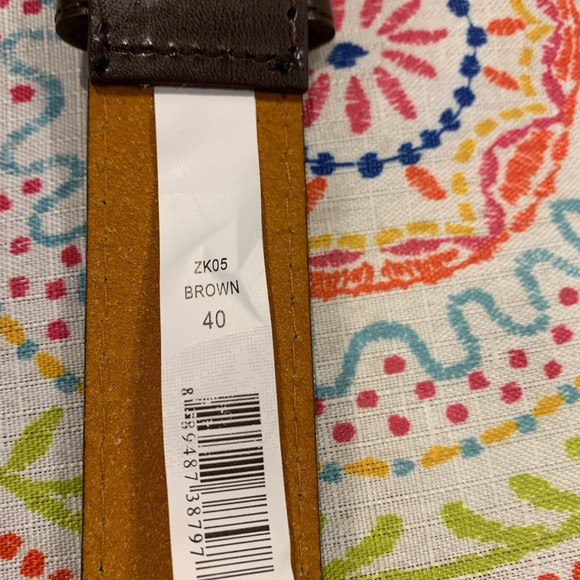 BNWT Bass Men’s Brown Belt w/ silver tone buckle - Picture 4 of 5